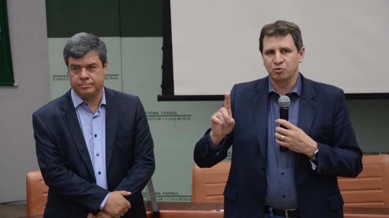O presidente da Abrafrutas, Luiz Roberto Barcelos, e o secretário Ernani Polo