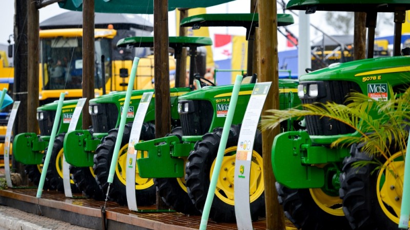 20130829182338area-de-exposicao-de-maquinas-agricolas-foto-tarlis-schneider-expointer-03.jpg