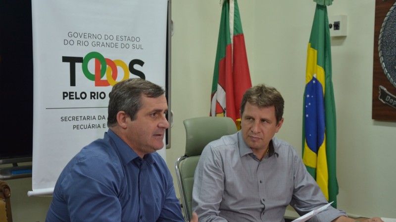 Secretário Ernani Polo e o presidente da CESA concederam entrevista coletiva nesta quinta-feira.