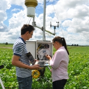 Coleta de dados na estação meteorológica