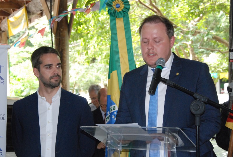 Governador Eduardo Leite e secretário Covatti Filho entregaram 108 carros para a Emater (9)