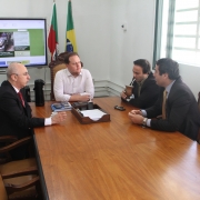O Secretário recebe os senhores  Christopher Goulart, Nelson Willians e Dr. Romulo