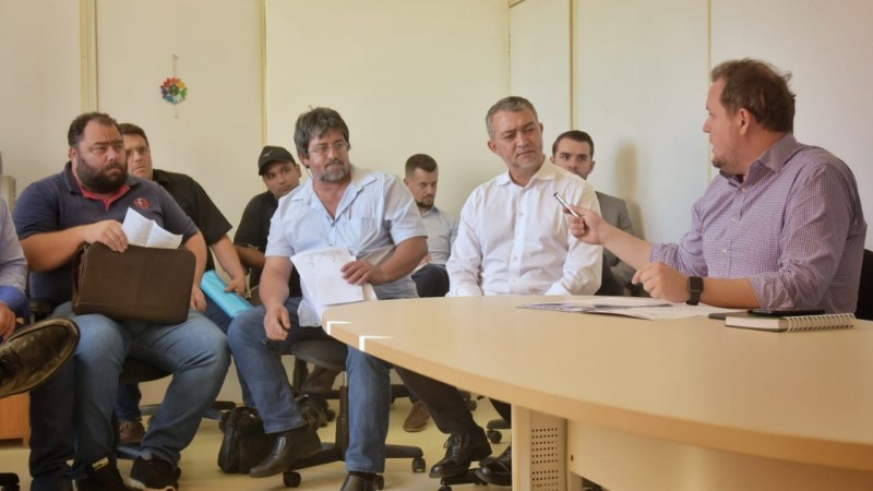 Secretário Covatti Filho deu encaminhamentos a uma série de demandas da direção estadual do movimento