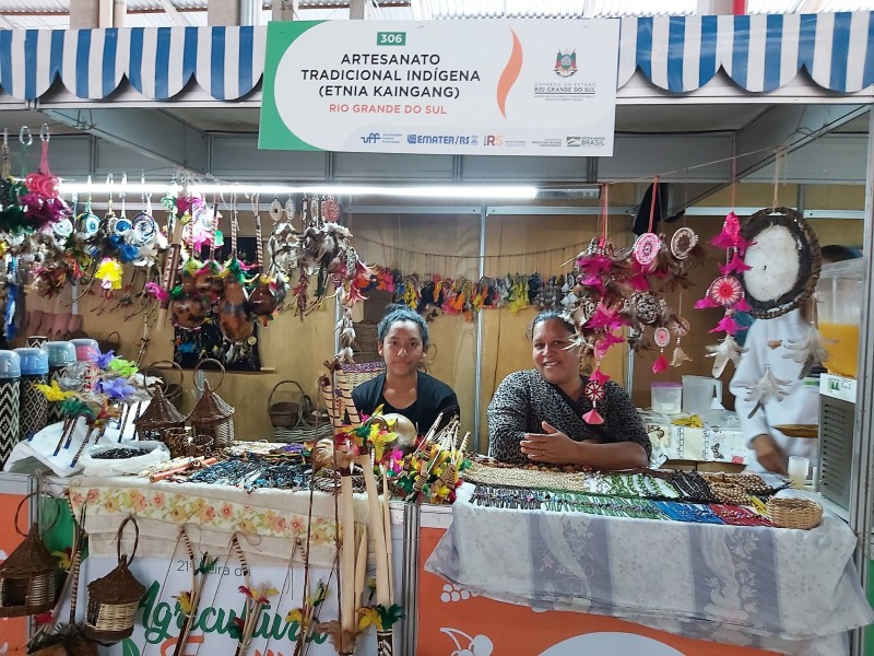 Kaingangs participam da Expointer no Pavilhão da Agricultura Familiar