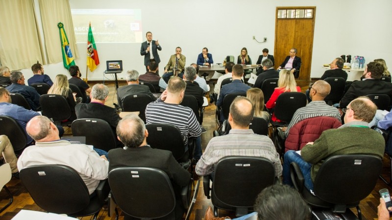 Covatti Filho destacou a importância de organização de ações e diálogo permanente com os produtores rurais