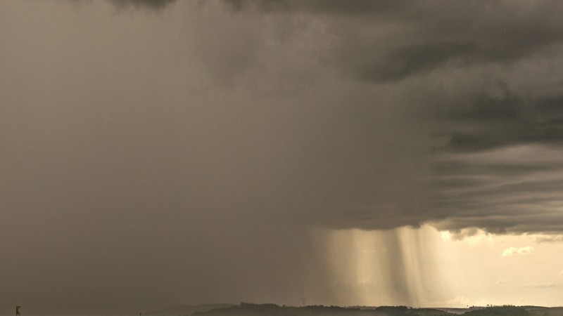 Previsão de chuva e possibilidade de temporais em locais isolados do RS