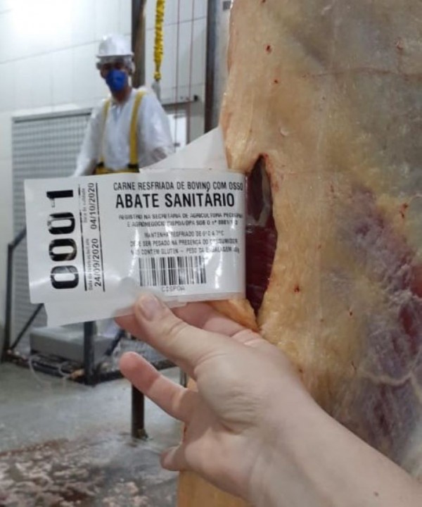 Carne com etiqueta de "abate sanitário"