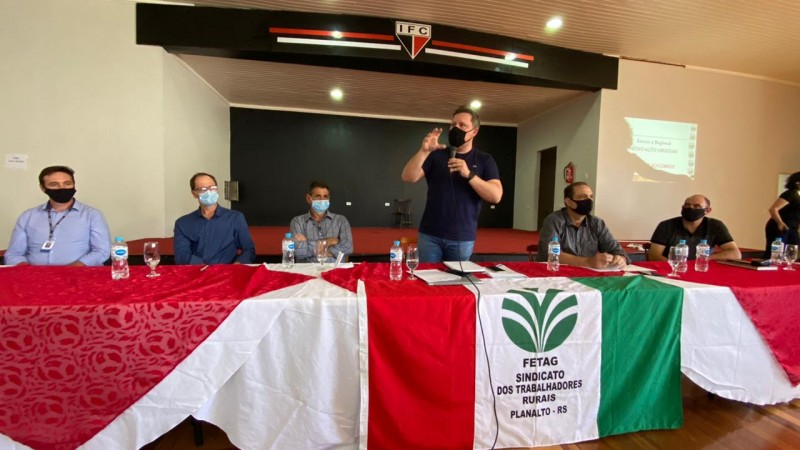 Covatti Filho participa de reunião no município de Planalto para debater alternativas de combate à estiagem