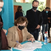 Entrega de titulação a 38 famílias reassentadas em Chiapetta