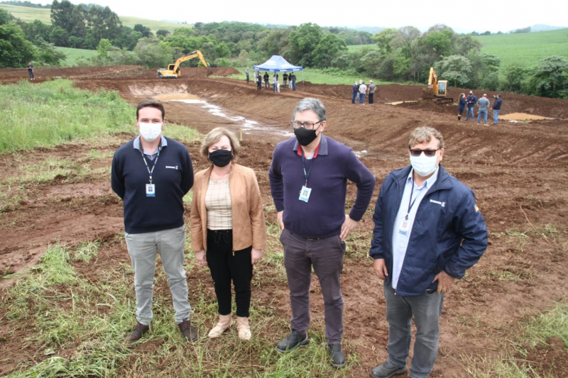 Secretária Silvana e lideranças regionais acompanham o início das obras em Seberi Foto Evandro Oliveira