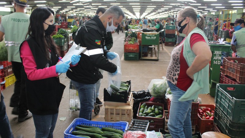 No ano passado, foram coletadas 191 amostras de alimentos dos produtores e 40 dos atacadistas para análises laboratoriais