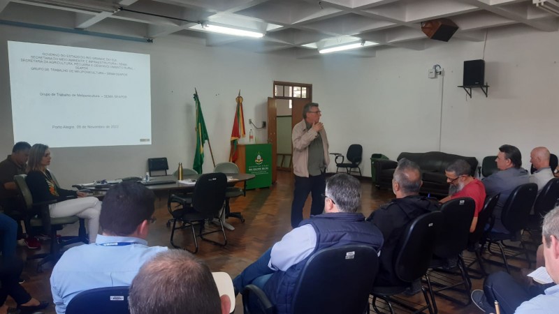Diversas entidades de meliponicultores participaram da reunião