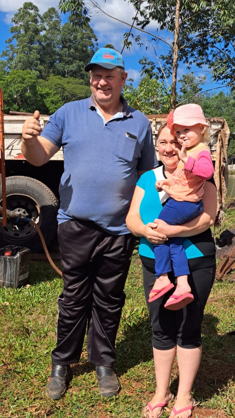 família