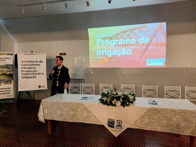 Secretário da Agricultura, Clair Kuhn, durante Seminário de Irrigação