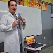 Médico veterinário da Seapi da área de educação sanitária explica o que é a gripe aviária